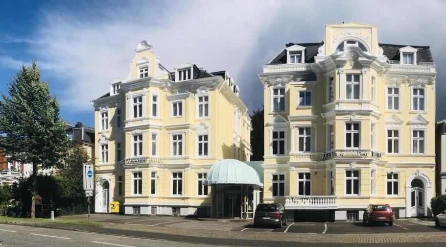 Hotel Kaiserhof Deluxe Lubeck Exterior photo